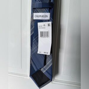 Calvin Klein Navy / Cream / White Striped Tie - NWT